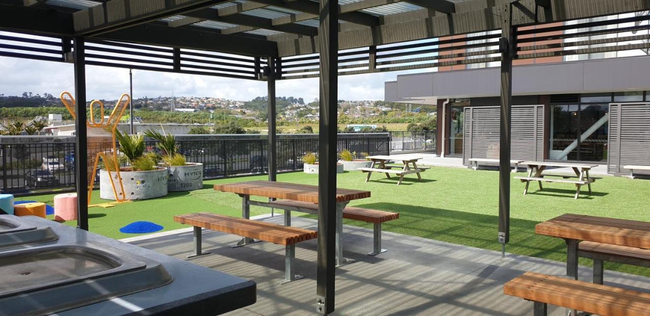 Ramada Suites By Wyndham Auckland Manukau Pacfic Centre Esterno foto